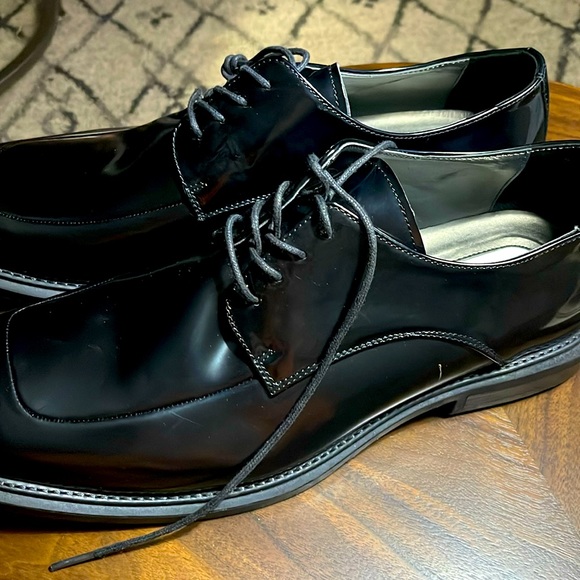 Kenneth Cole New York dress shoes size 13.
